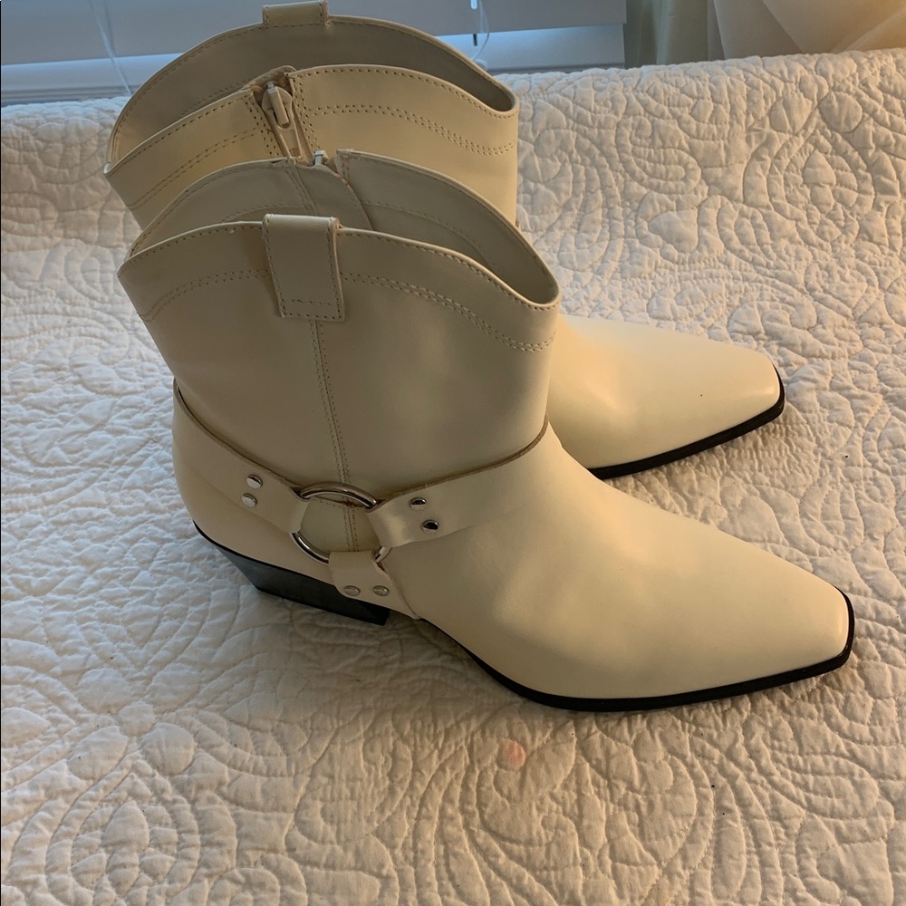 Open Edit Women’s Cream Western Block Heel Ankle Boots NEW Size 9.5 All Seasons - Picture 2 of 9